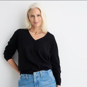 J. Crew cashmere relaxed V-neck sweater size M